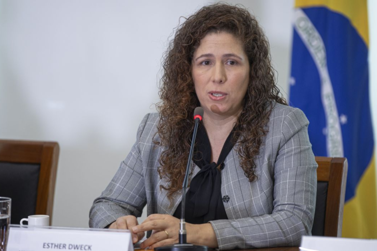 Ministra Esther Dweck