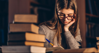 Estudar à Noite: Encontrando o Equilíbrio entre o Saber e o Dormir